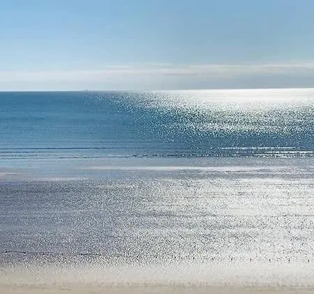 18, The Moorings - Right On The Front - Beautifully Furnished - Light Bright And Airy